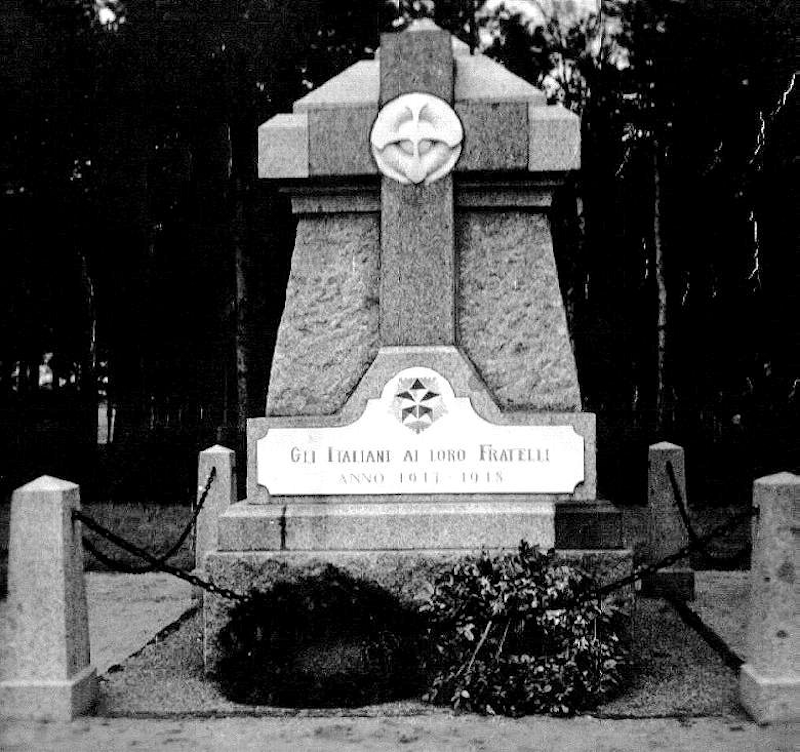 Italiener-Monument mit ursprünglicher Schriftplatte